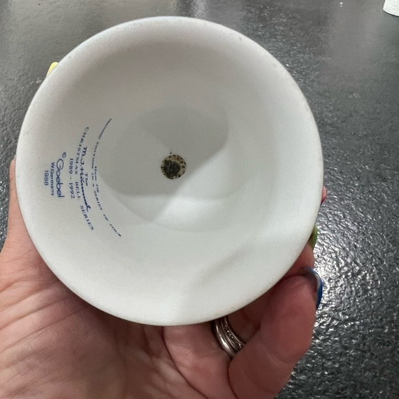 Goebel Vintage Hummel "Letter to Santa Claus" 1990 Bell missing clapper - Picture 2 of 4